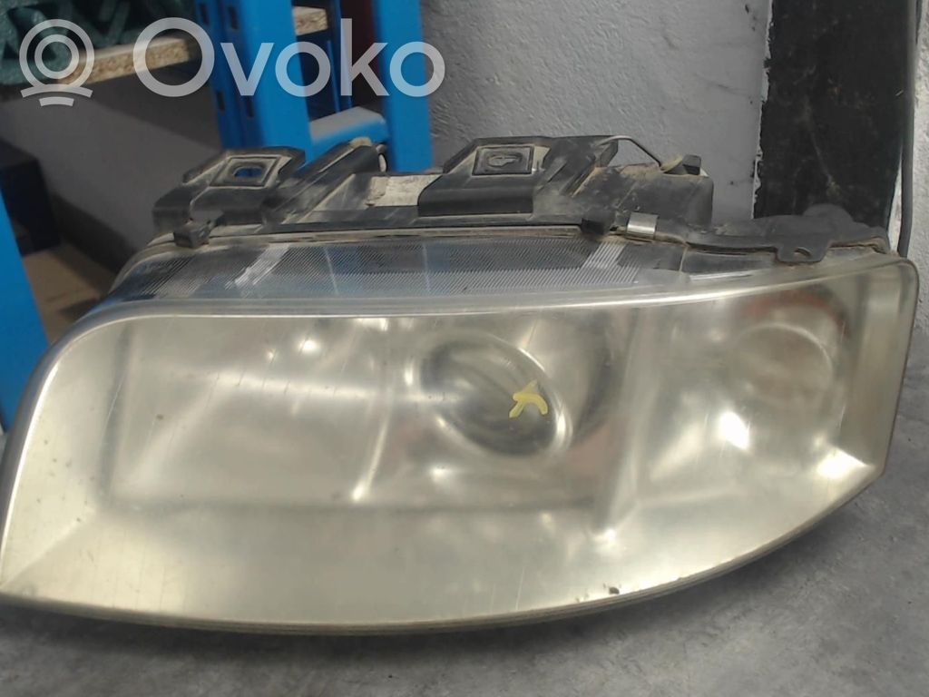 Audi A6 S6 C5 4B Phare frontale 