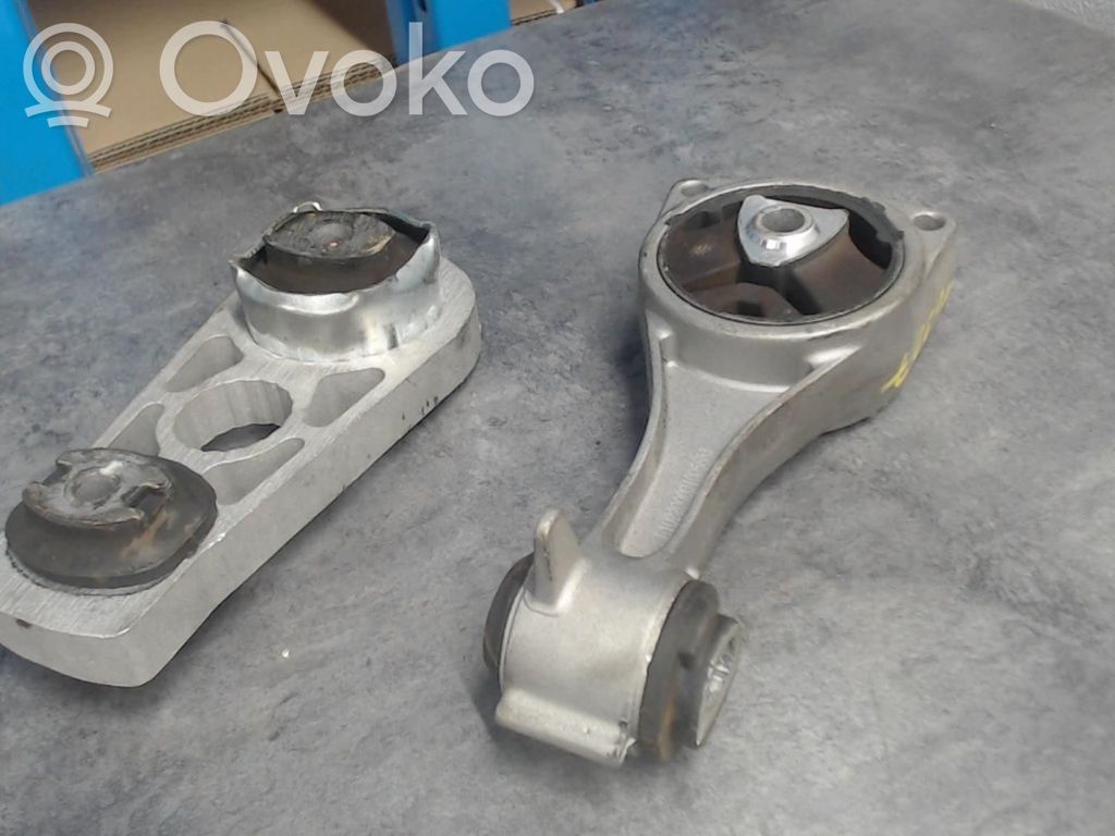 Renault Laguna II Engine mount bracket 