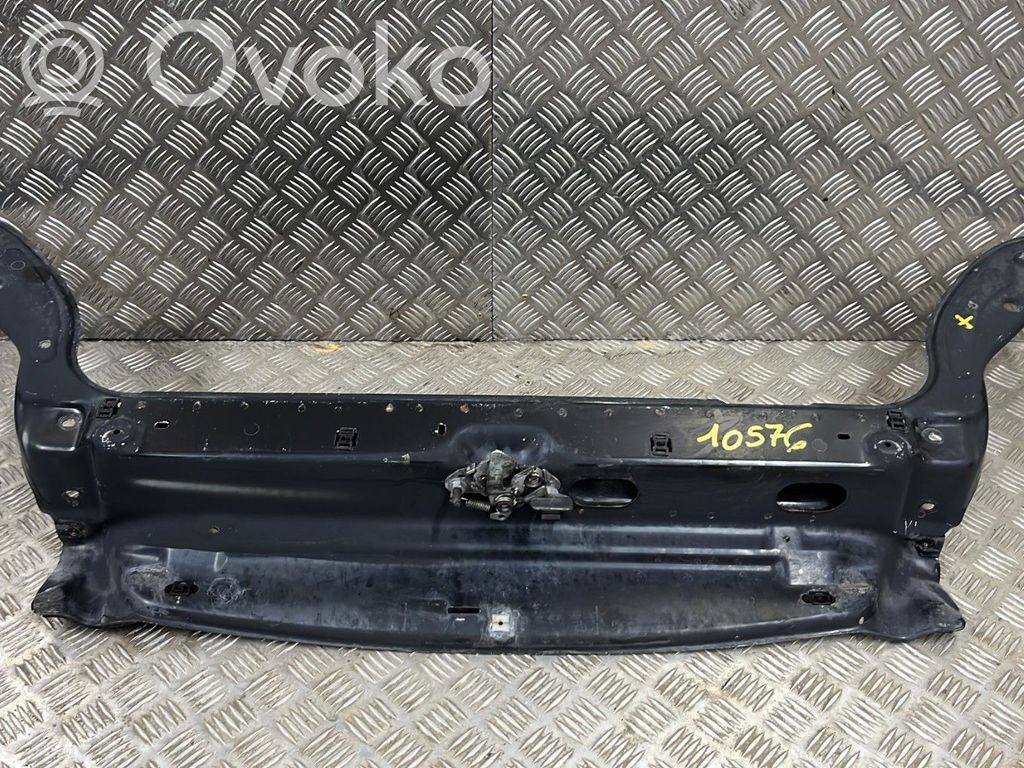 Citroen Berlingo Viršutinė dalis radiatorių panelės (televizoriaus) 