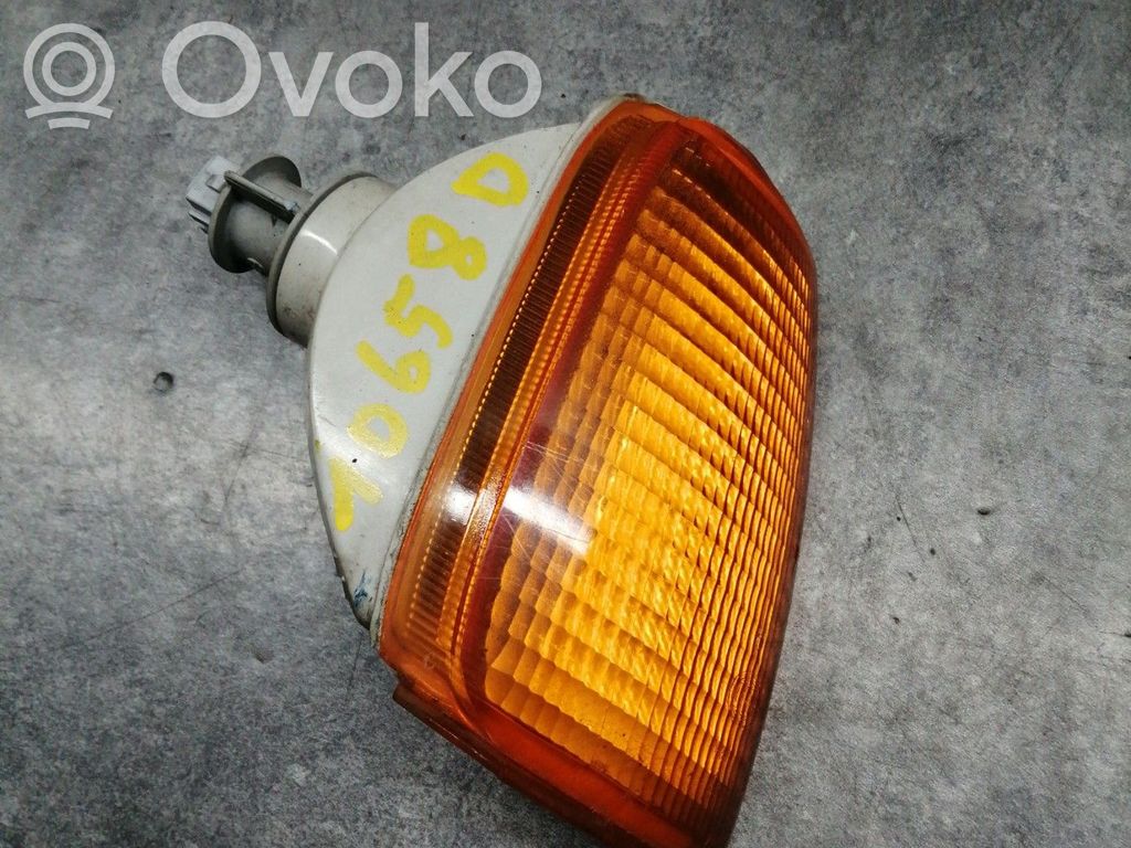 Volkswagen Polo II 86C 2F Kierunkowskaz błotnika przedniego 