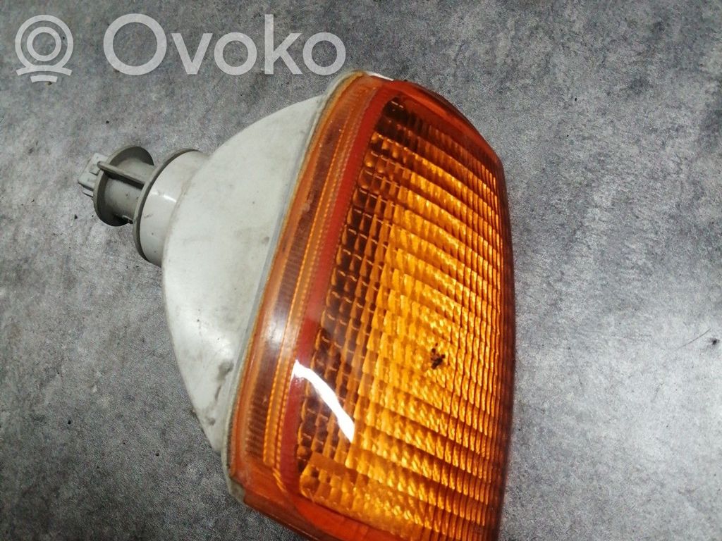 Volkswagen Polo II 86C 2F Kierunkowskaz błotnika przedniego 