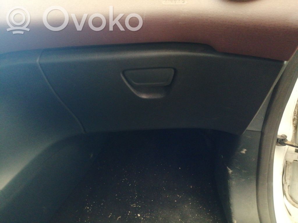 Ford Fiesta Daiktadėžės (bordačioko) komplektas 