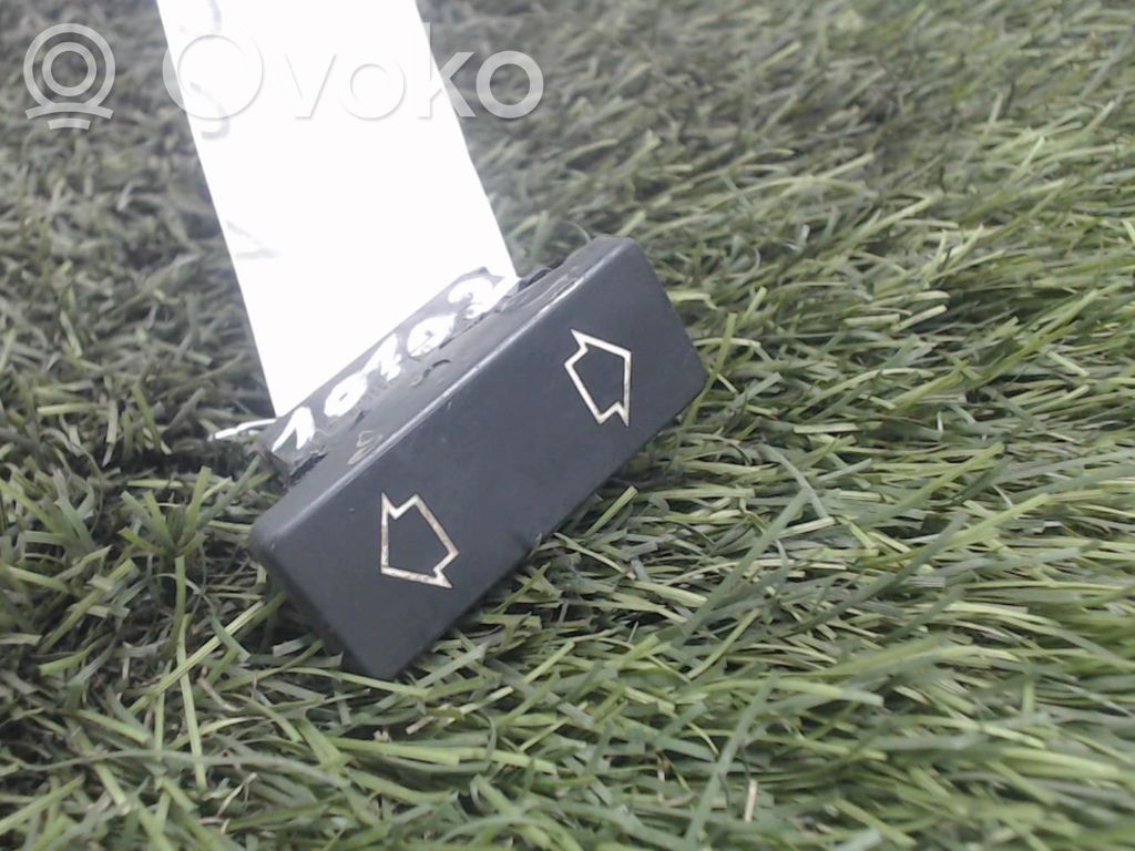 Peugeot 309 Electric window control switch 