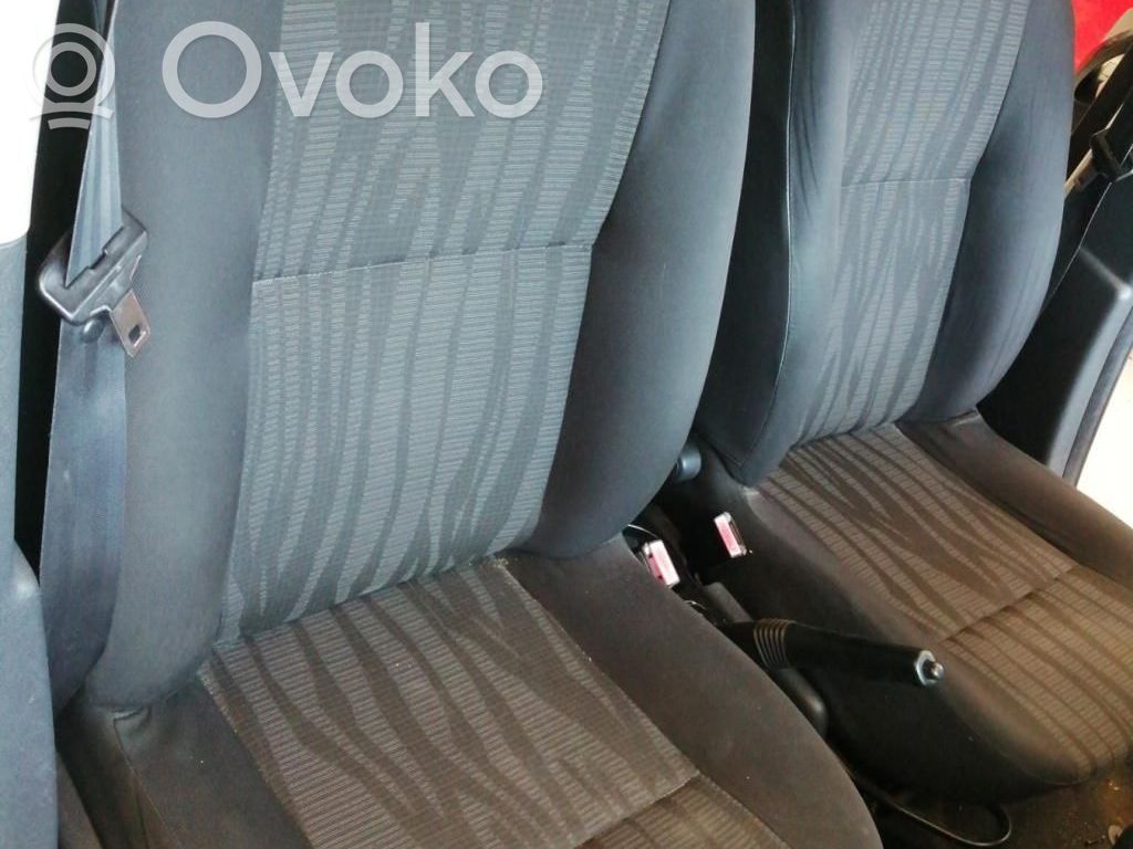 Dacia Duster Etumatkustajan istuin 