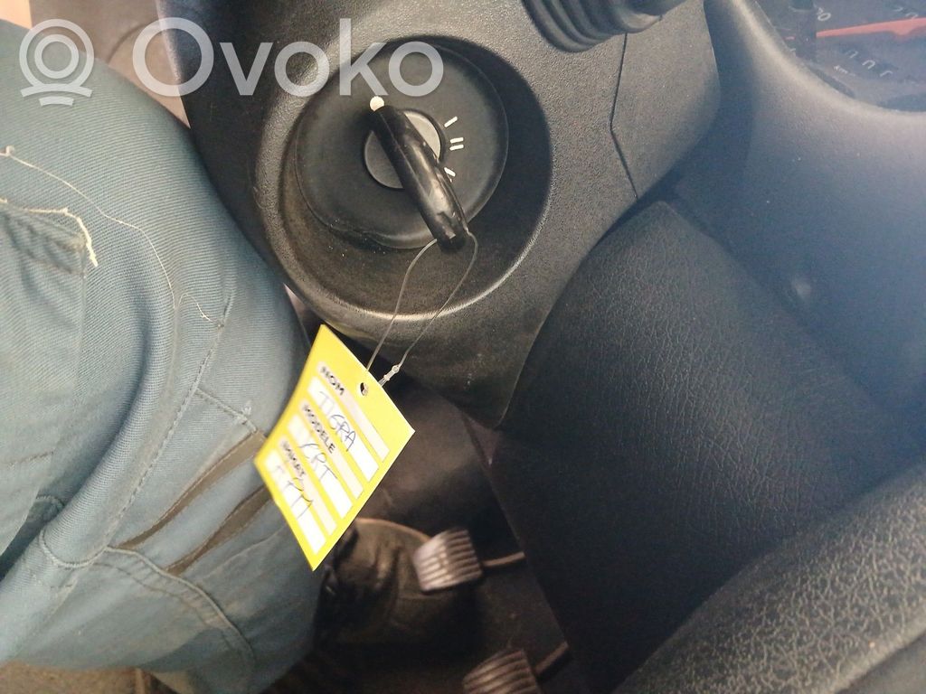 Opel Tigra A Užvedimo spynelė 