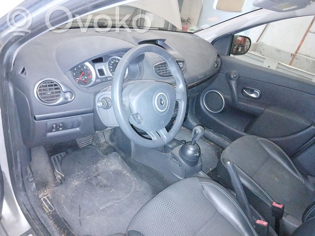 Renault Clio III Kojelauta 