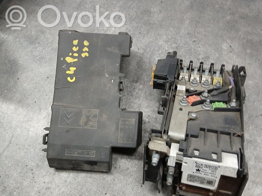 Citroen C4 I Picasso Juego de caja de fusibles 