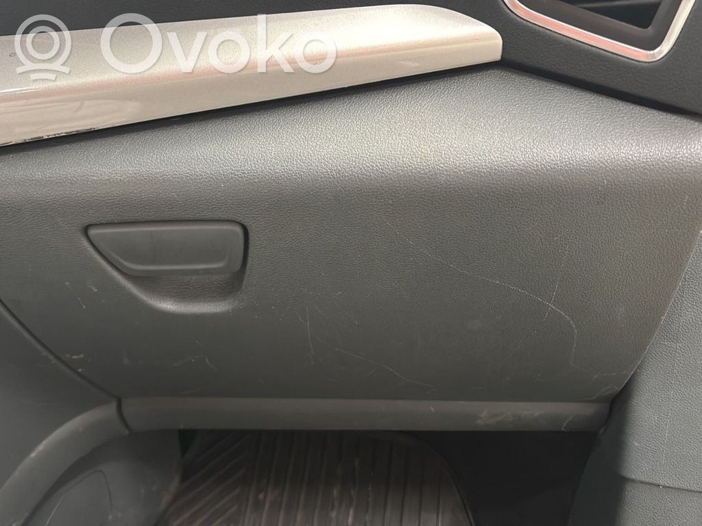 Ford C-MAX II Daiktadėžės (bordačioko) komplektas 