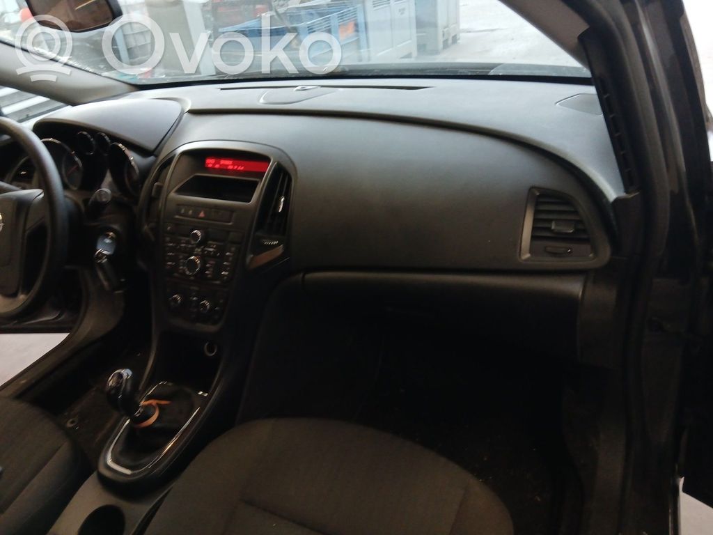 Opel Astra J Panelė 