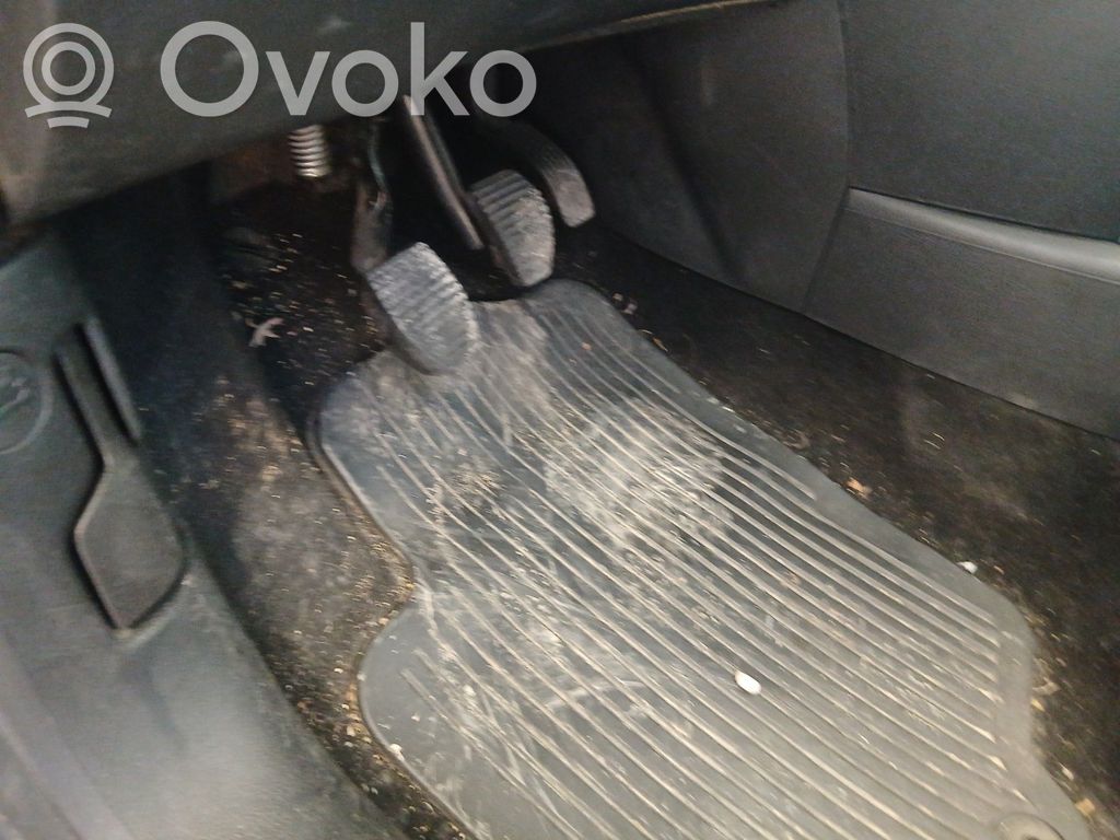 Peugeot 207 Sajūga pedālis 