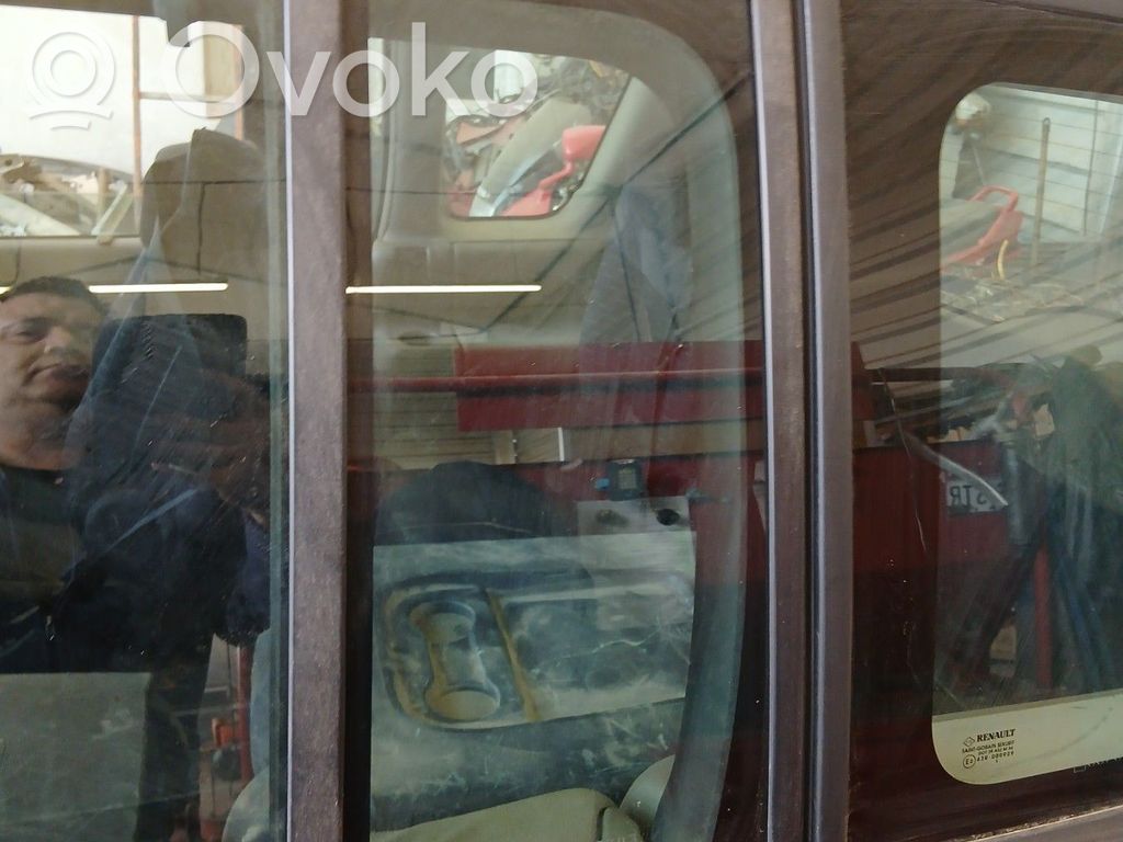 Renault Espace IV Ventanilla de ventilación de la puerta trasera 