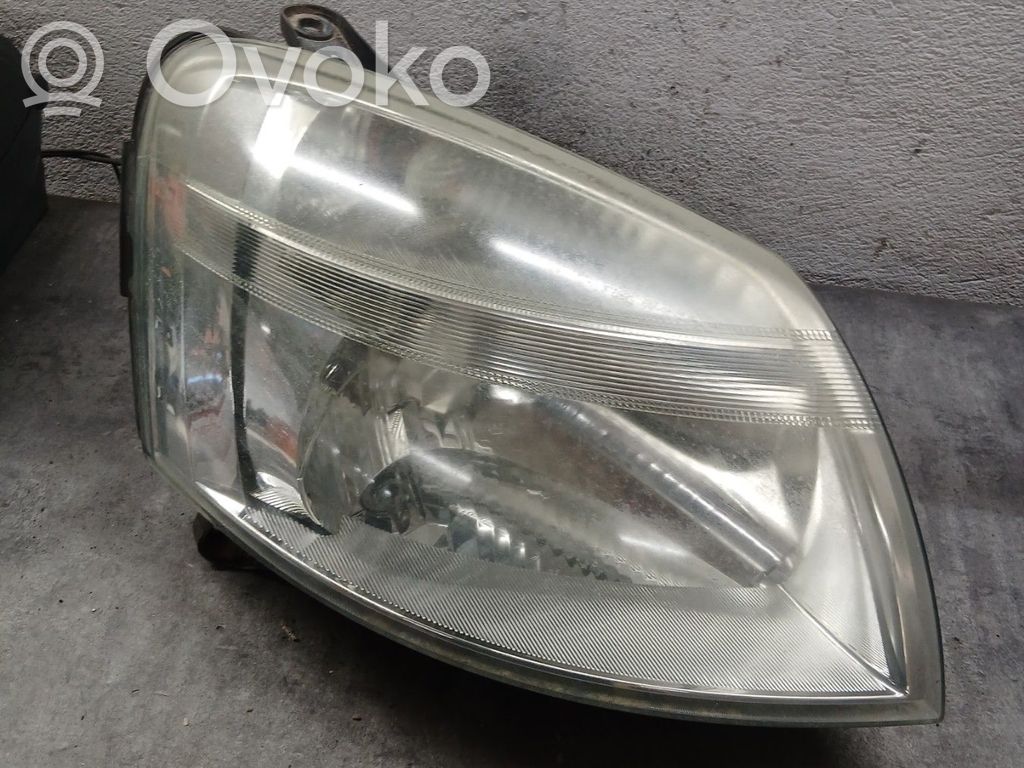 Citroen Berlingo Lampa przednia 