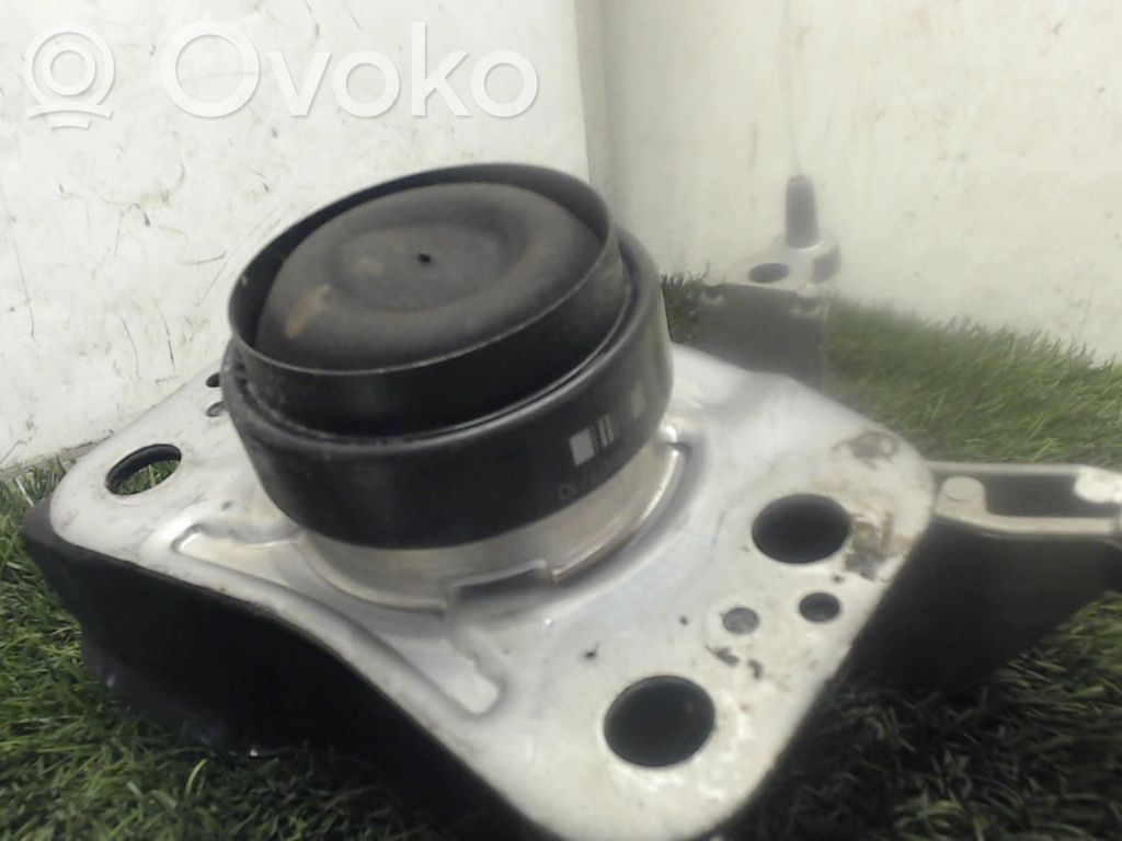 Renault Clio II Engine mount bracket 