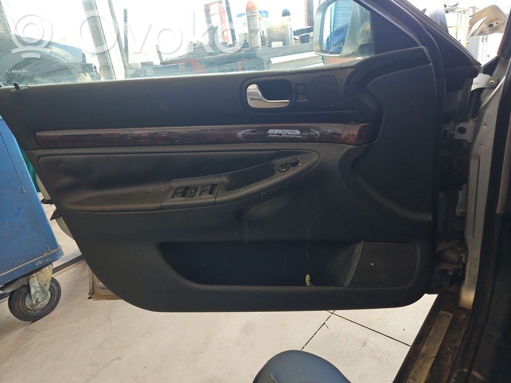 Audi A4 S4 B5 8D Alzacristalli della portiera anteriore con motorino 