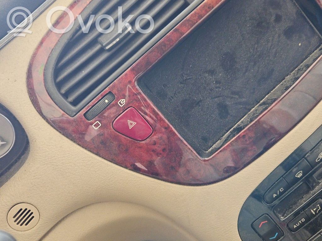 Peugeot 607 Hazard light switch 