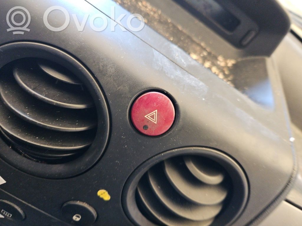 Citroen Berlingo Botón interruptor de luz de peligro 