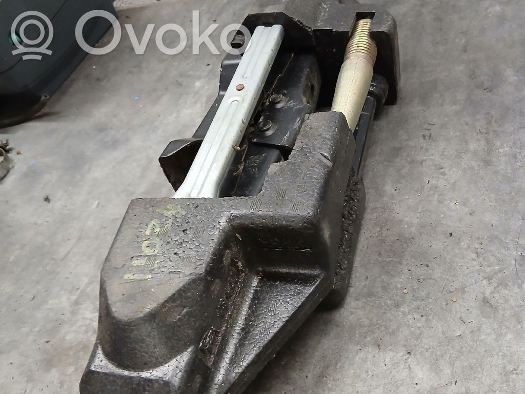 Tunkki   8200725335