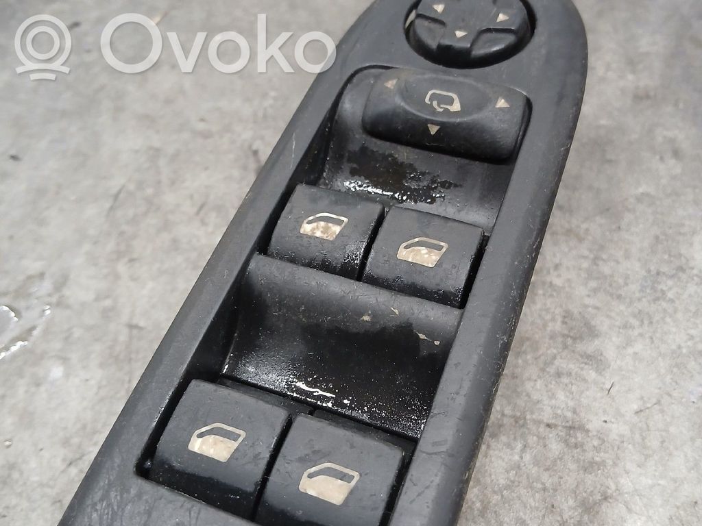 Peugeot 308 Electric window control switch 