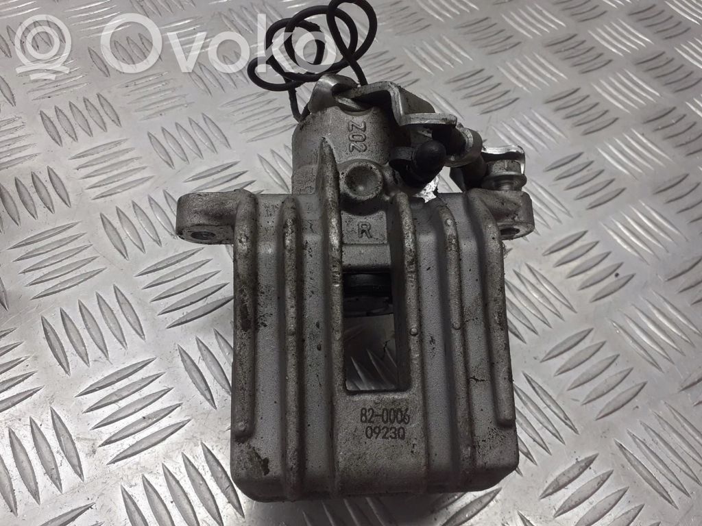 Audi A6 S6 C5 4B Tylny zacisk hamulcowy 