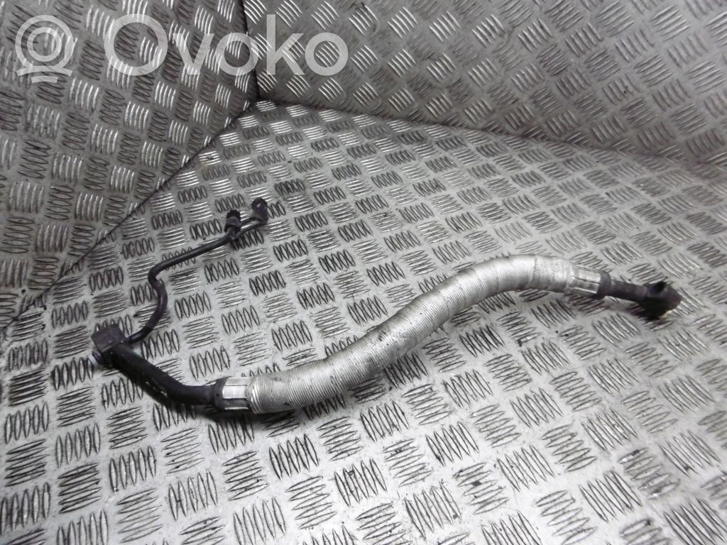 BMW 3 E46 Ilmastointilaitteen putki (A/C) 