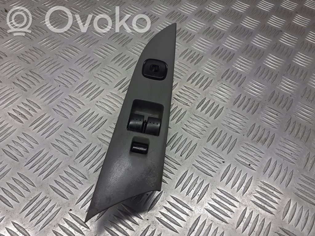 Mazda 3 I Ramka przycisków otwierania szyby drzwi przednich 