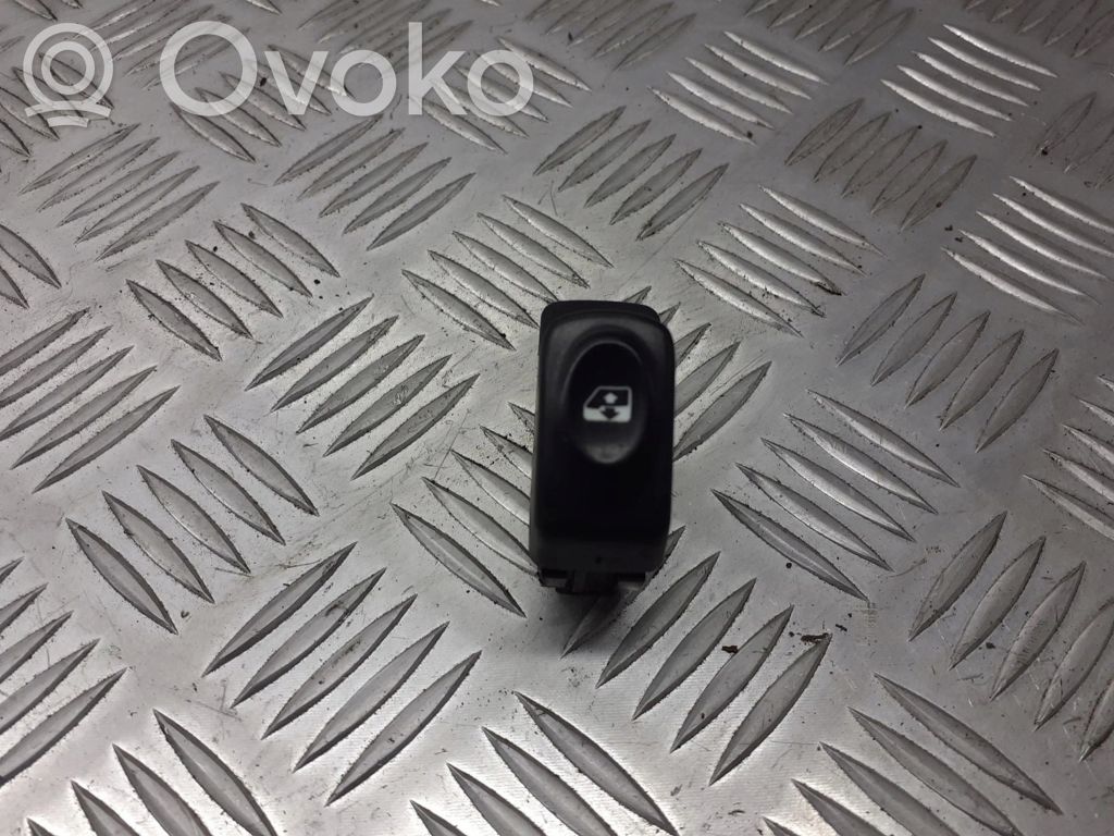 Interruptor de la ventanilla de ventilación   429998K