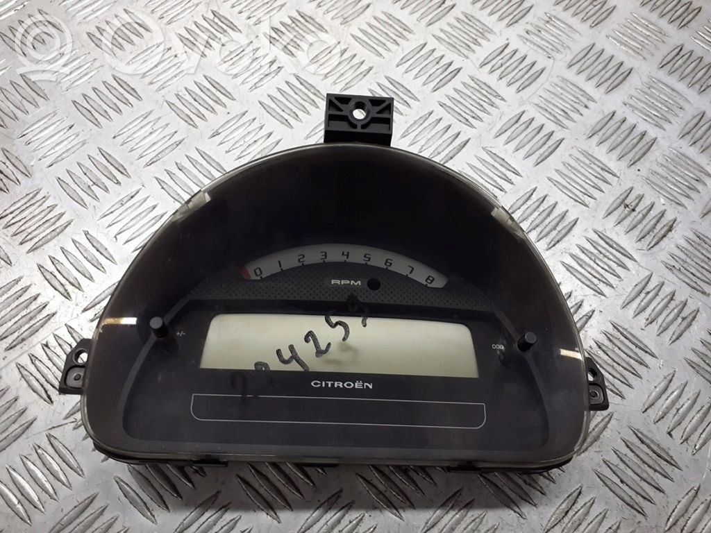 Tachometer   281149747