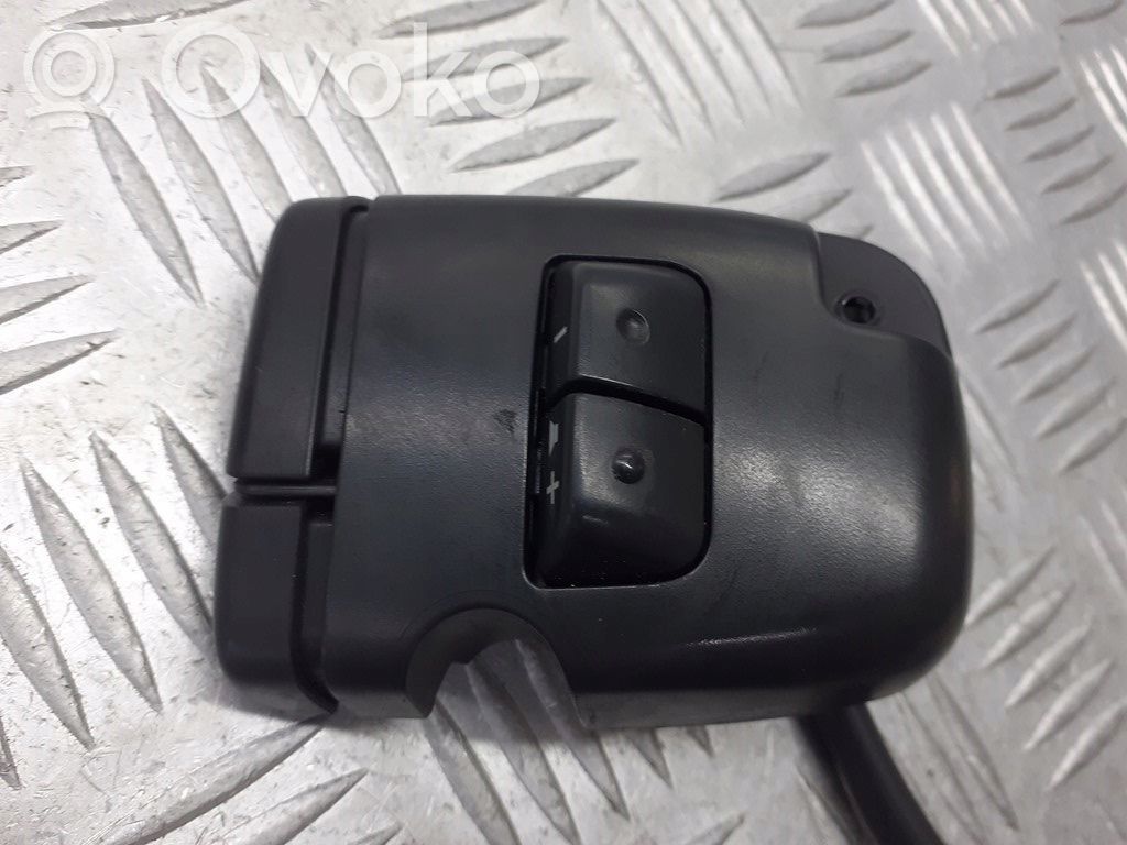 Toyota Yaris Multifunctional control switch/knob 