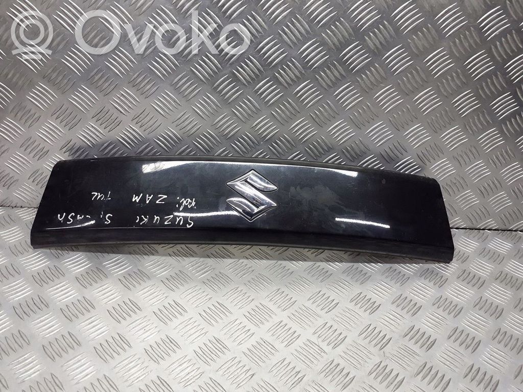 Suzuki Splash Becquet de lunette arrière 