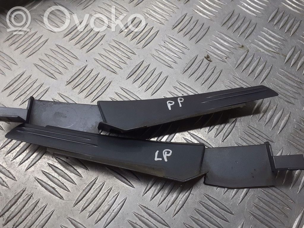 Opel Zafira B Ornament contur aripă față 