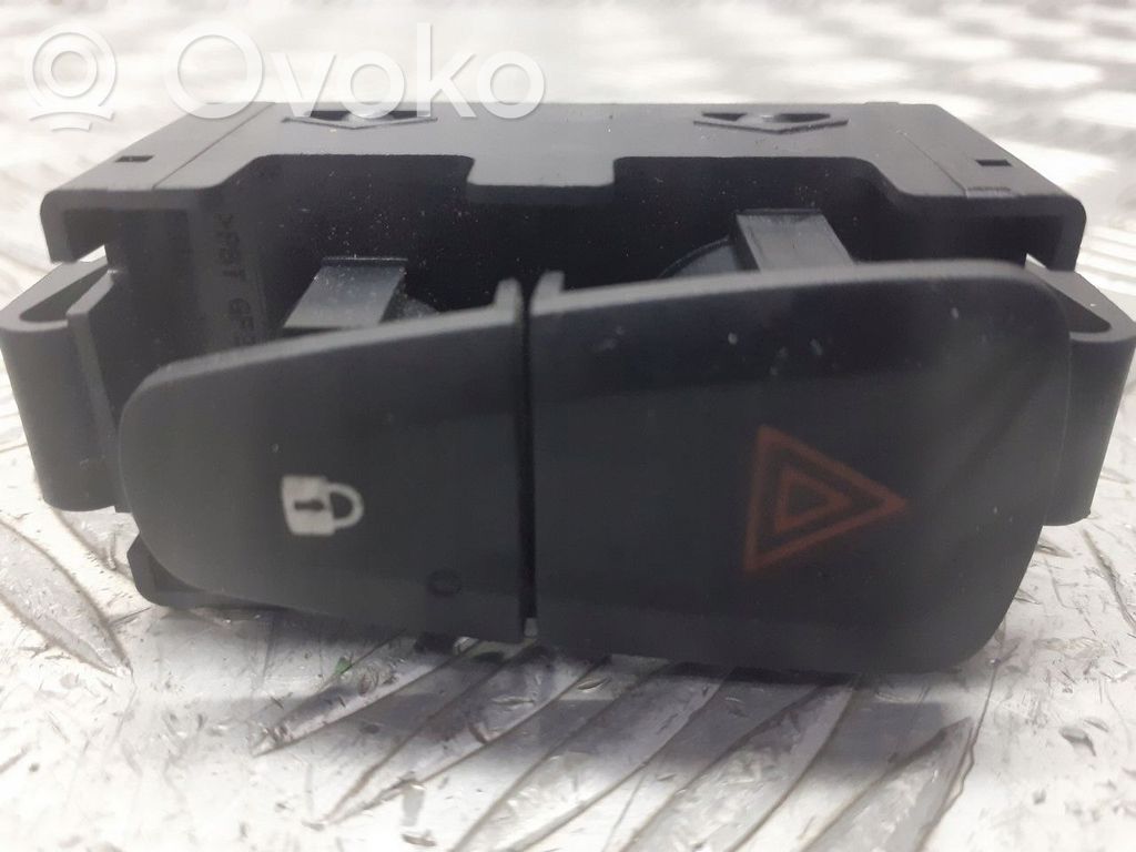 Dacia Sandero II Botón interruptor de luz de peligro 