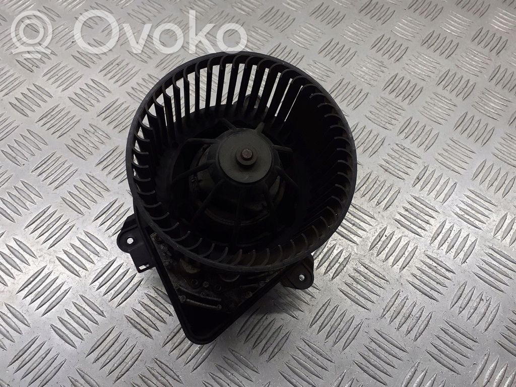 Gebläsemotor Tür vorne   030672A