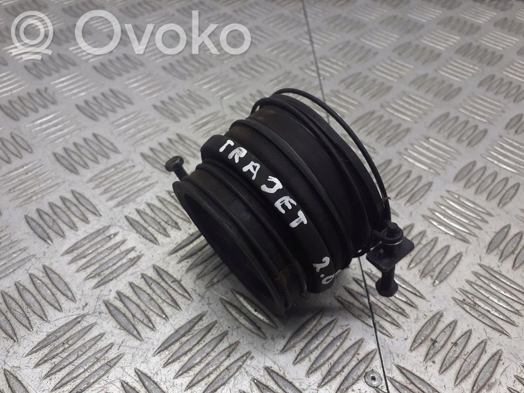 Furtun/conductă intercooler   281383A600