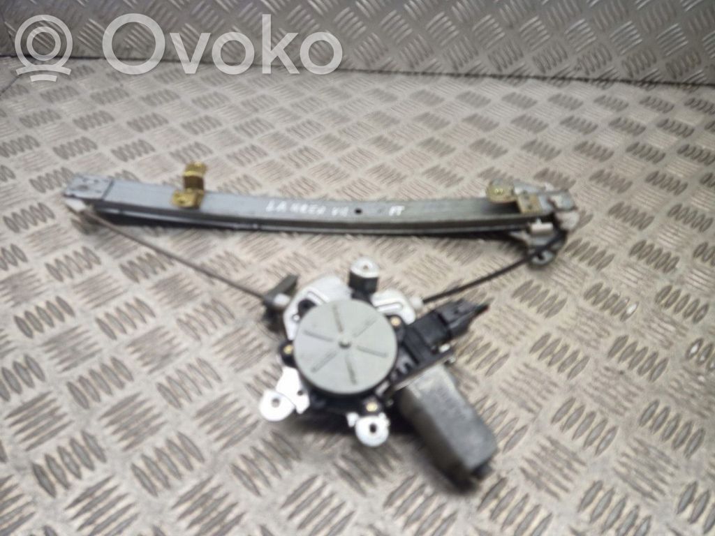 Mitsubishi Lancer Takaoven ikkunan nostin moottorilla 