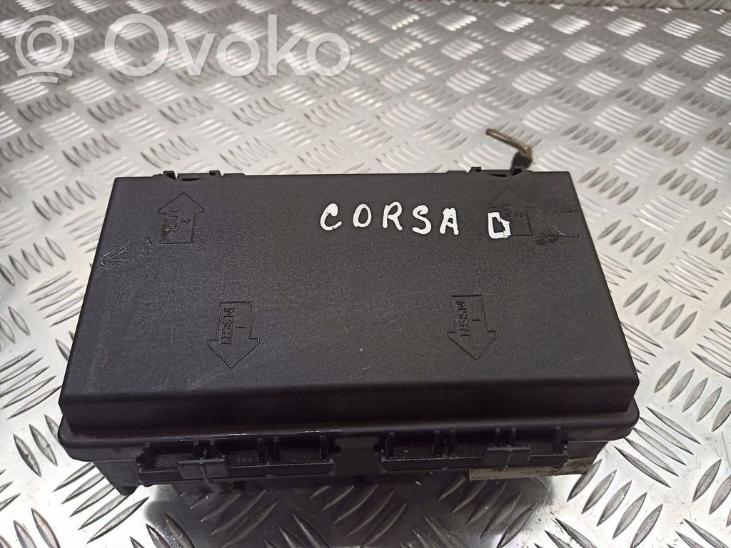 Opel Corsa D Coperchio scatola dei fusibili 