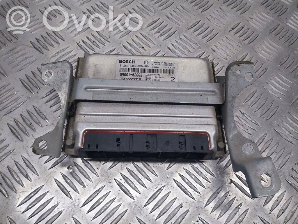 Toyota Corolla E110 Блок управления двигателем ECU 