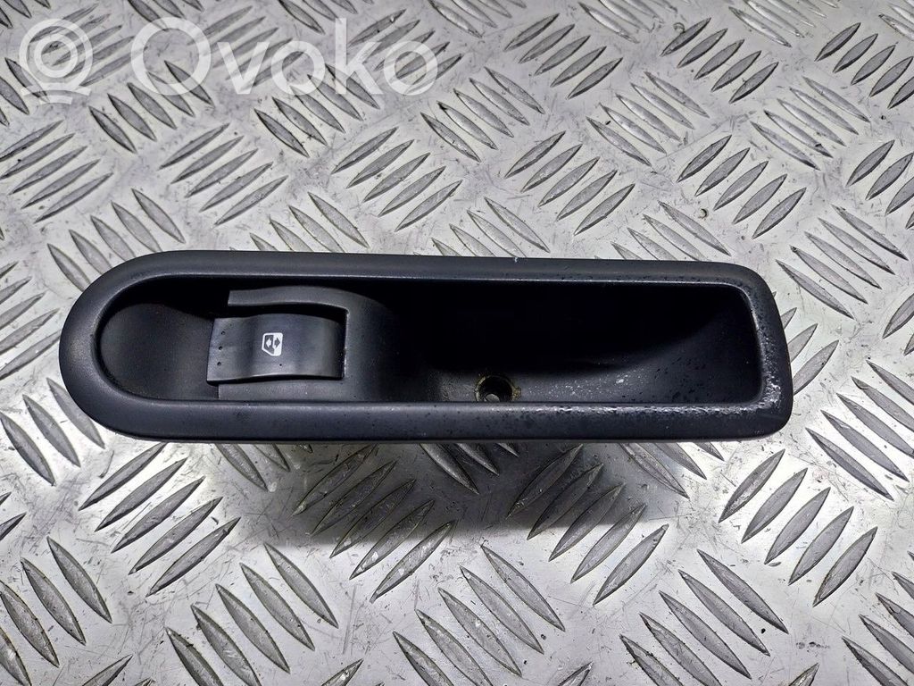 Renault Megane II Interruptor de la ventanilla de ventilación 