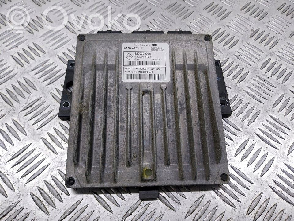 Unidad de control/módulo ECU del motor   8200399038
