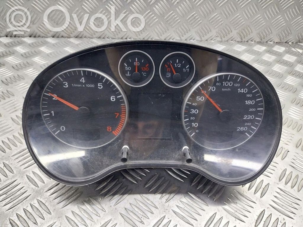 Audi A3 S3 8P Tachometr 