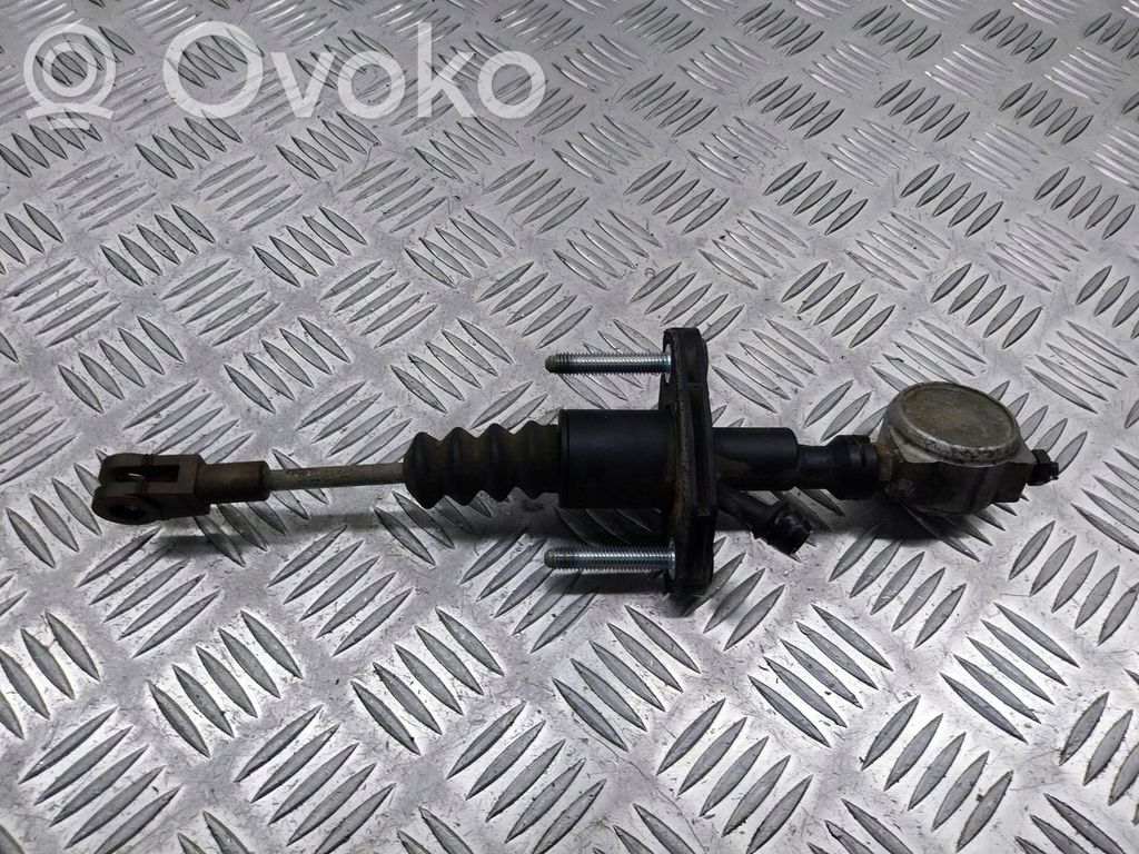 Opel Astra H Cilindro secondario del cuscinetto di rilascio della frizione