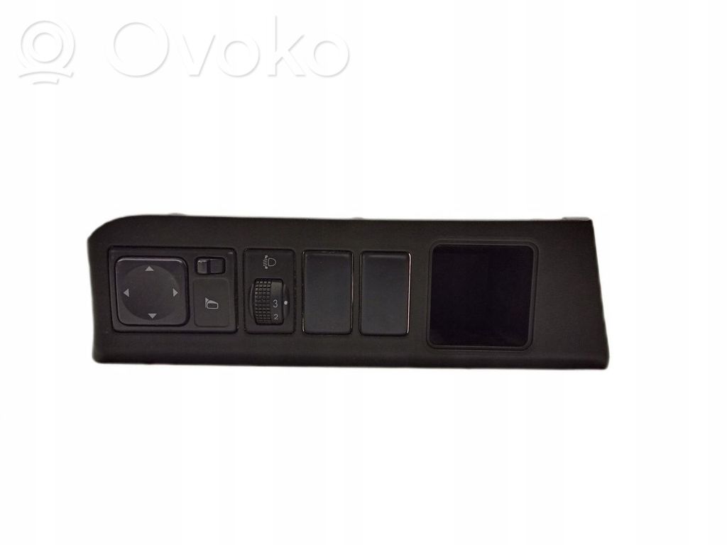 Wing mirror switch