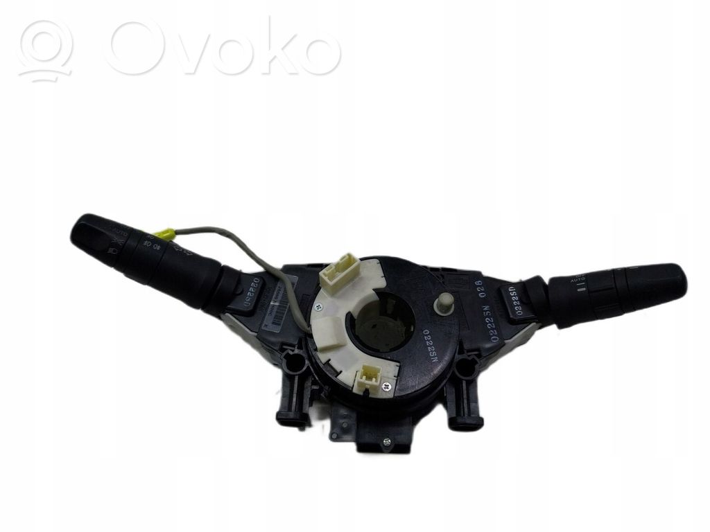 Nissan Note (E11) Headlight wiper switch 
