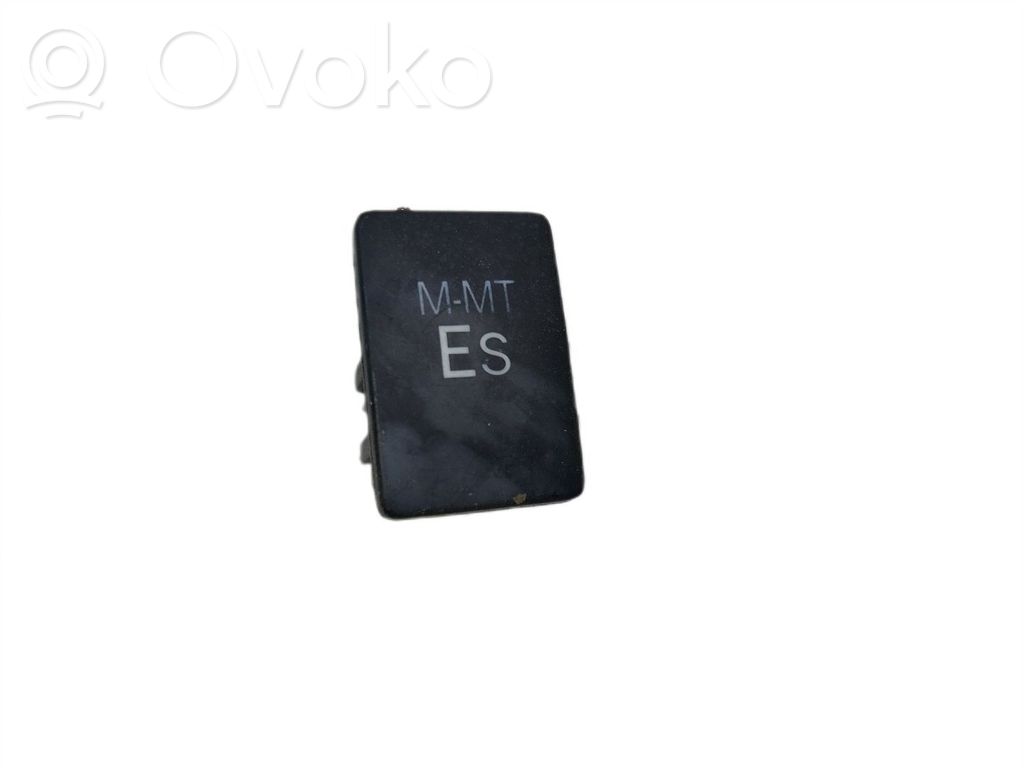 Un conjunto de interruptores   8472002030