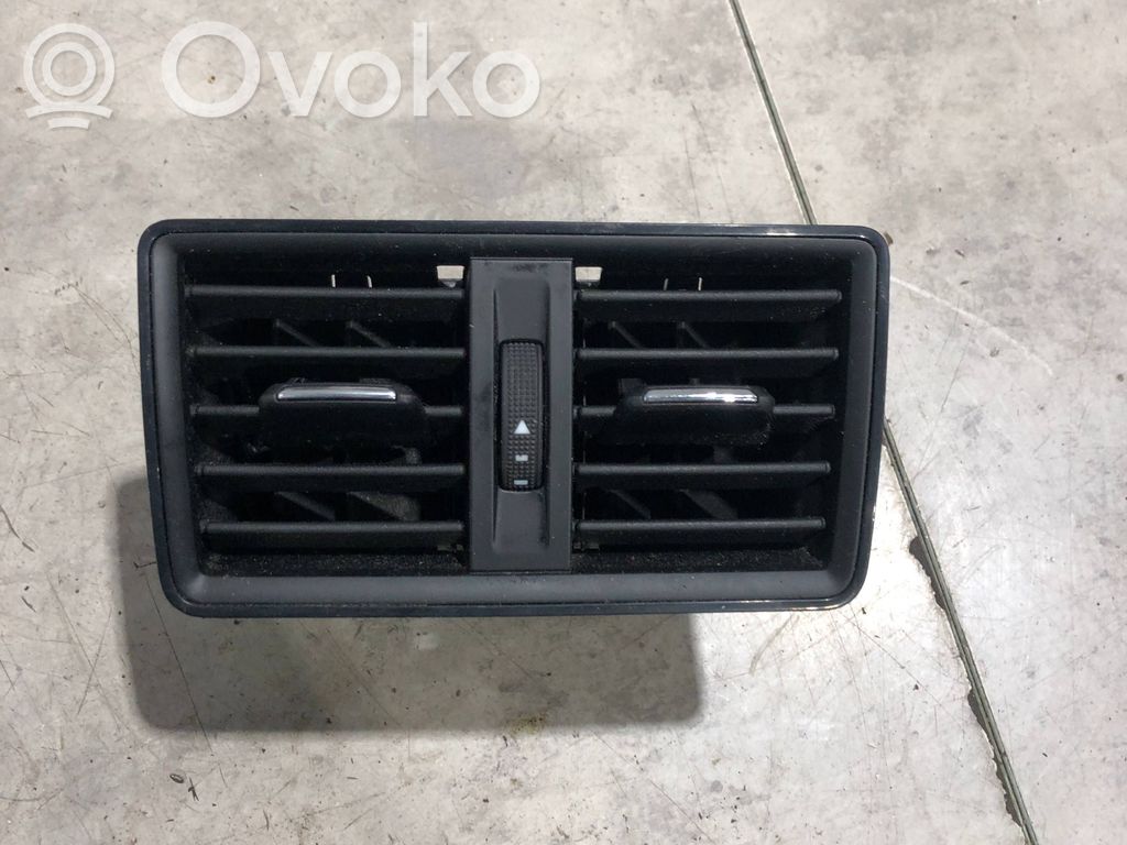 Skoda Superb B8 (3V) Rear air vent grill 