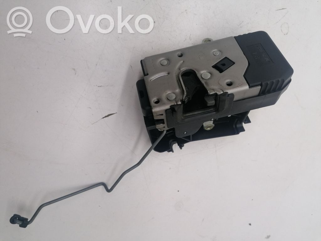 Opel Vivaro Zamek drzwi tylnych 