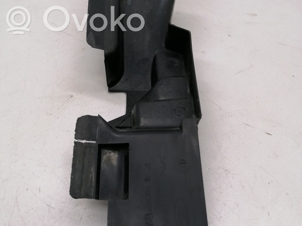 Ford Transit Radiatoru dekoratīvā apdare 
