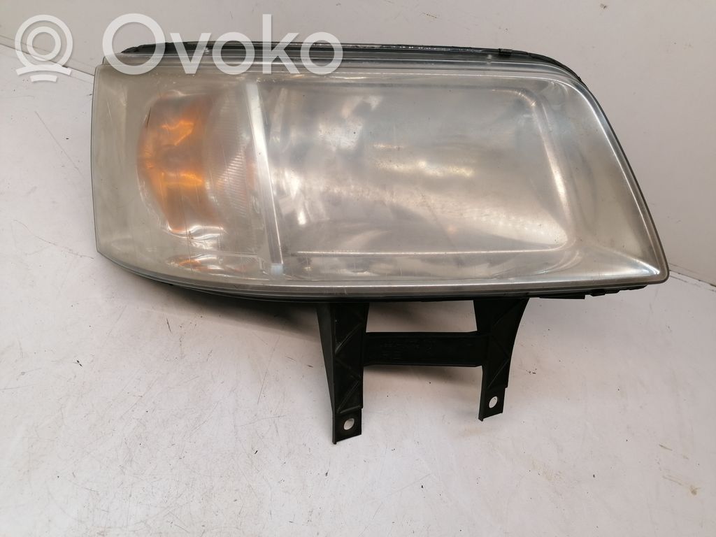 Volkswagen Transporter - Caravelle T5 Lampa przednia 