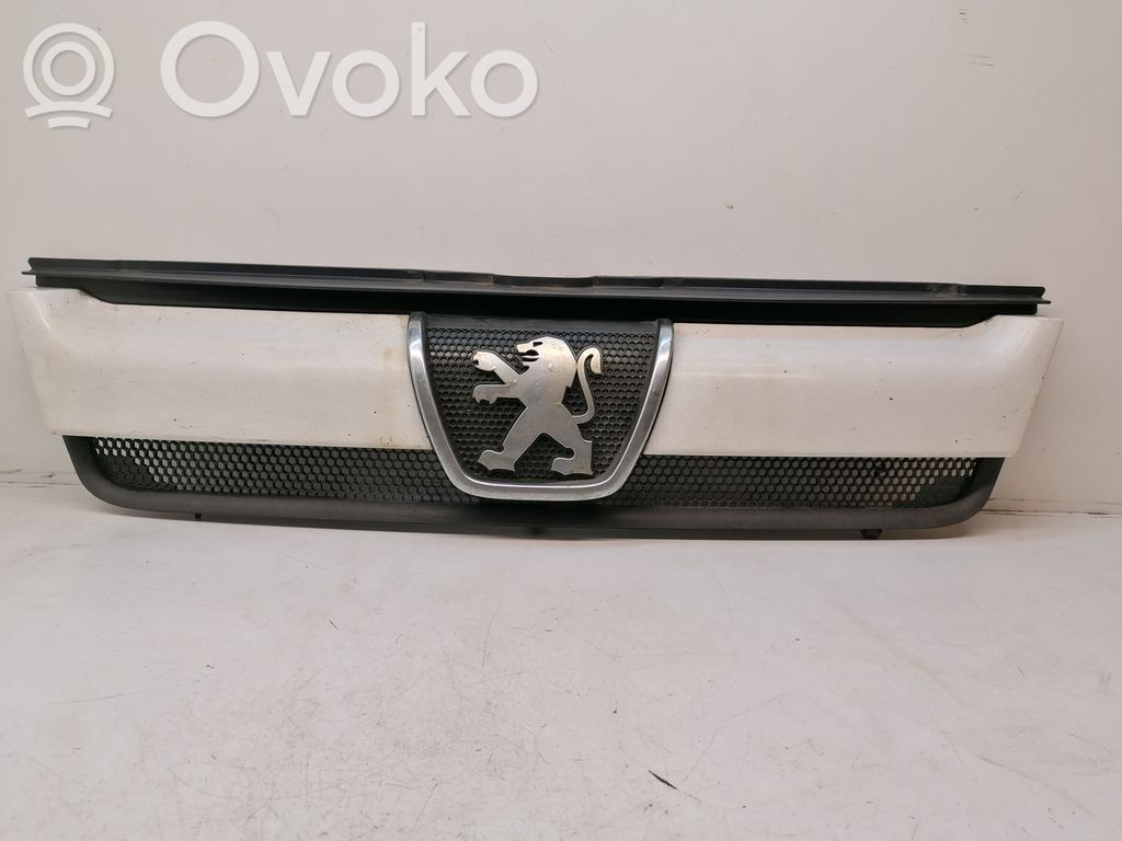 Peugeot Boxer Front bumper upper radiator grill 
