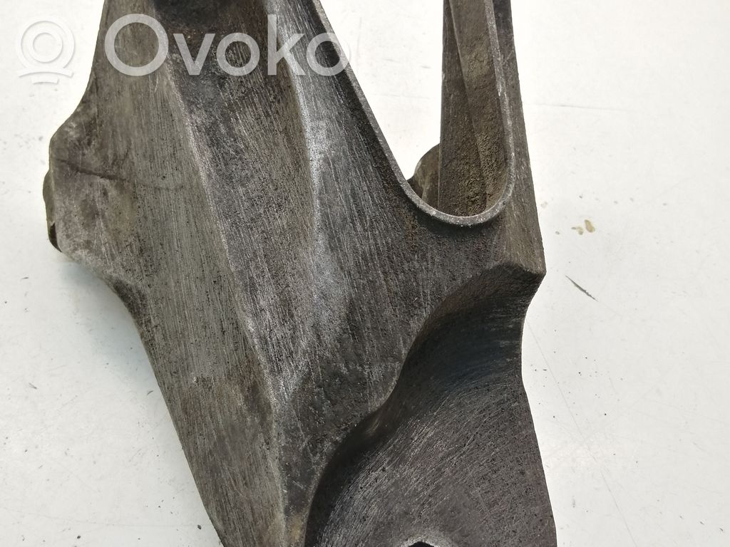 Ford Transit Engine mounting bracket 