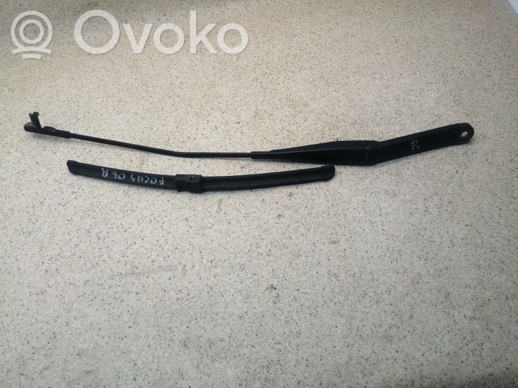 Ford Focus Front wiper blade arm 
